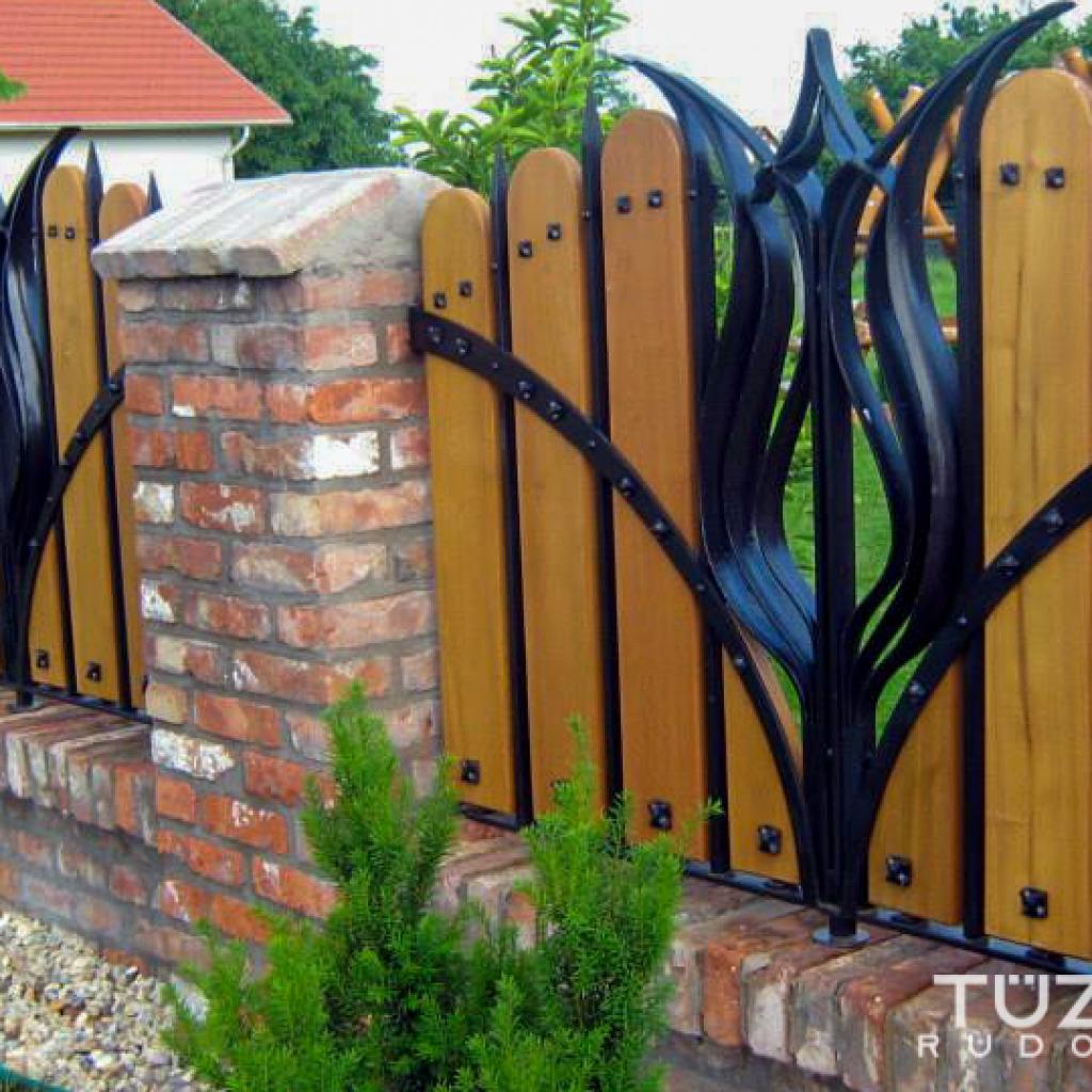 Tulipános kerítés